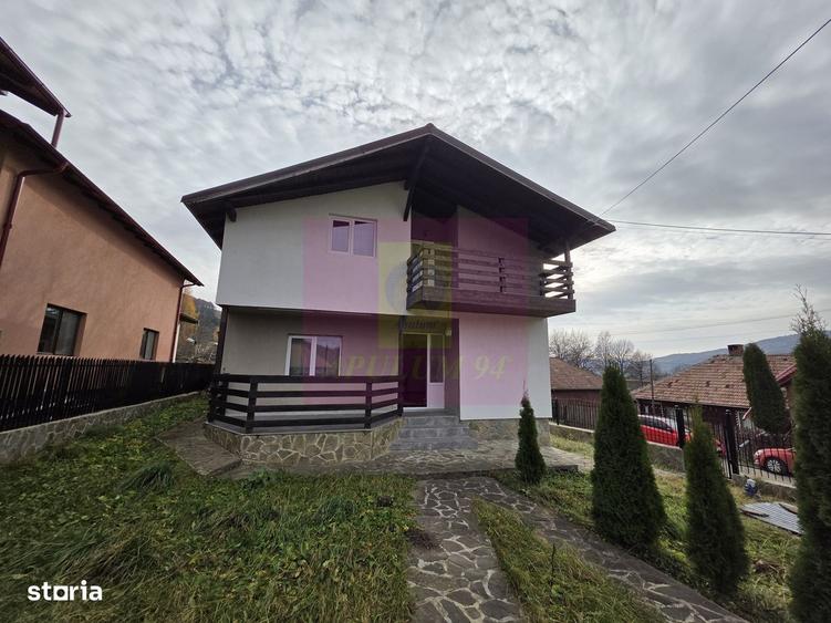Casă cu 4 camere în Valea Doftanei