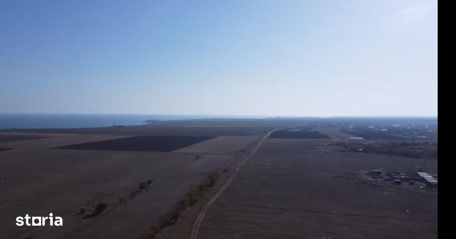 Teren de 20000 mp, în Sud
