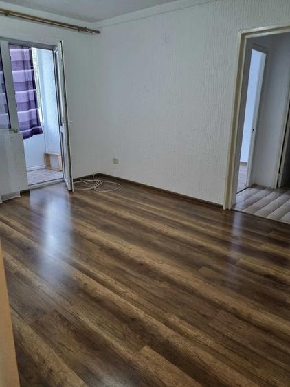 Apartament cu 2 camere semidecomandat în Malu Roșu