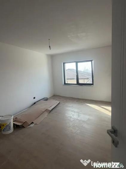 Casă cu 4 camere cu Teren 300 Mp în Central