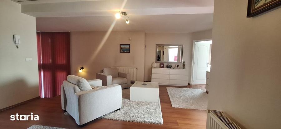 Casă cu 5 camere cu Teren 3100 Mp în Sud