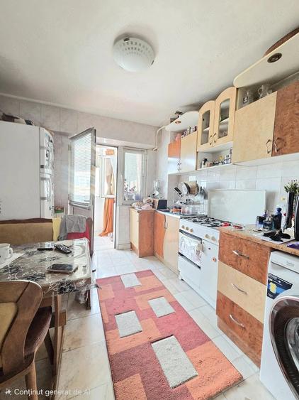 Apartament cu 4 camere decomandat în Lacu Sărat