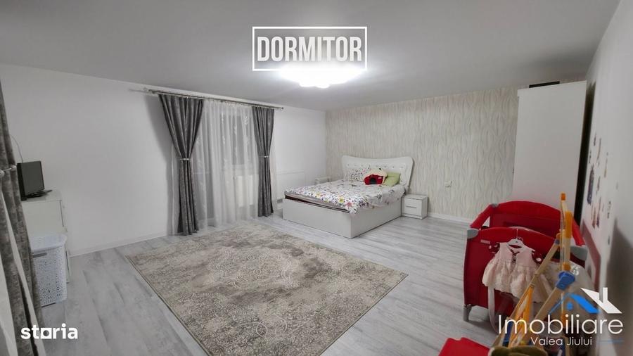 Casă cu 4 camere în Petros