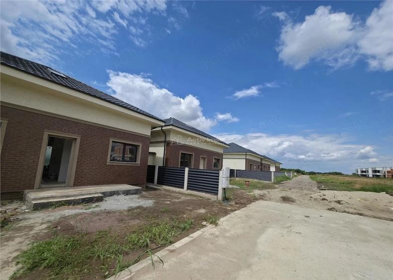 Casă cu 5 camere cu Teren 350 Mp în Tunari