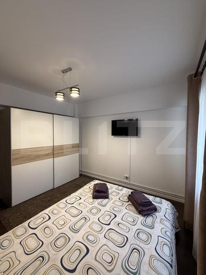 Apartament cu 3 camere decomandat, mobilat în Central