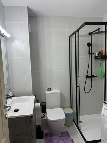Apartament cu 3 camere decomandat în Exterior Vest