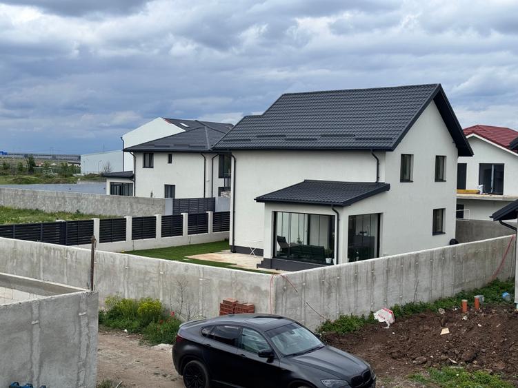 Casă individuală cu 4 camere cu Teren 530 Mp în Exterior Sud