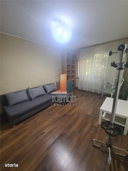 Apartament cu 2 camere decomandat, mobilat în Tei