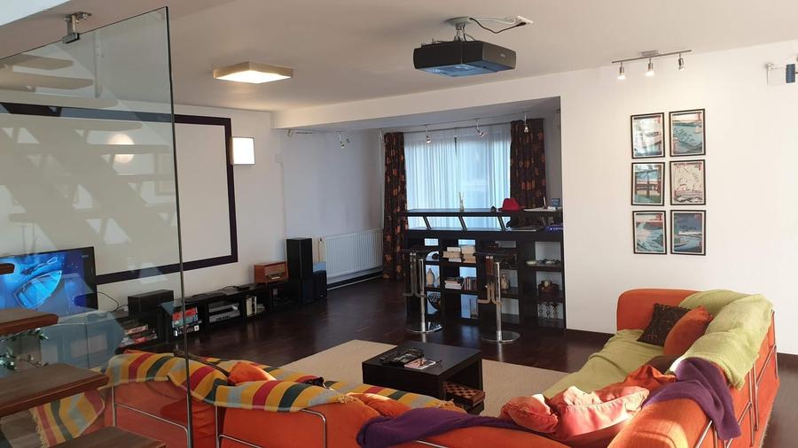 Casă individuală cu 6 camere cu Canalizare în Drumul Taberei