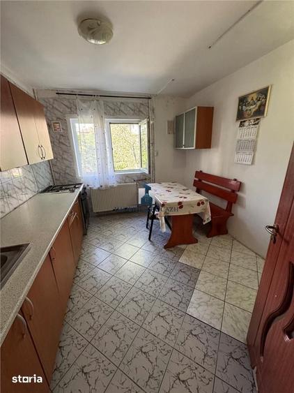Apartament cu 3 camere decomandat în Giurgiului