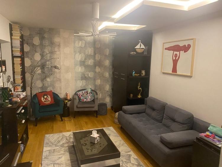 Apartament cu 3 camere decomandat, mobilat în Brâncoveanu