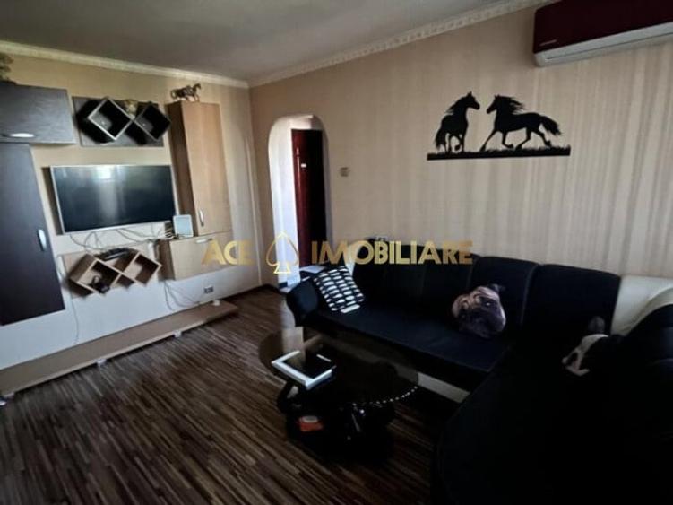 Apartament cu 2 camere semidecomandat, mobilat în 1 Mai