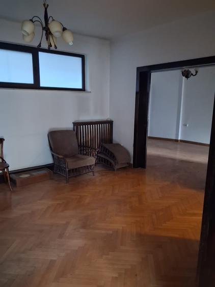 Apartament cu 5 camere circular în Dorobanți