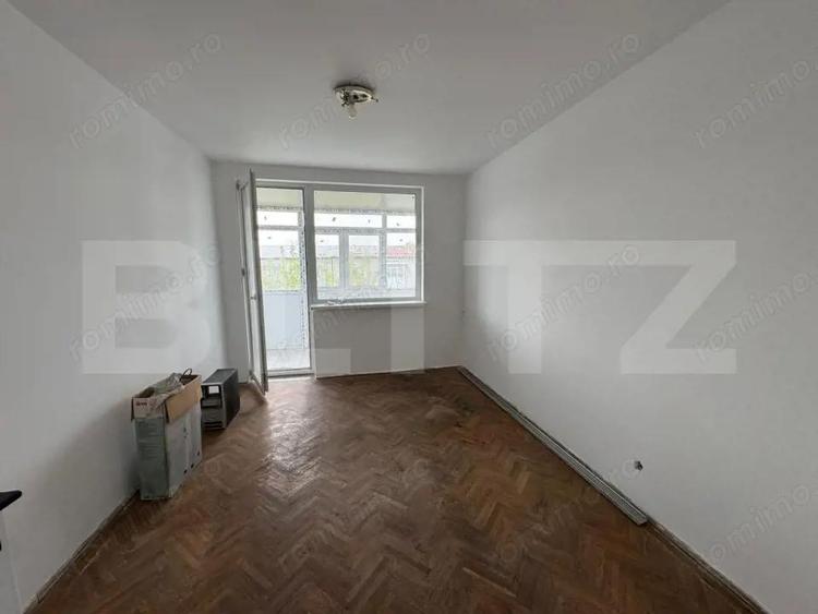 Apartament cu 2 camere semidecomandat în Rovine