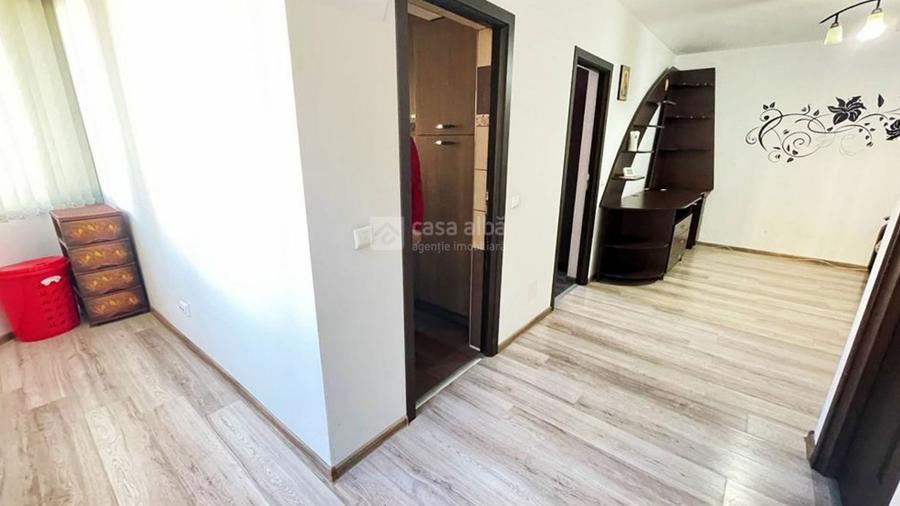 Apartament cu 2 camere nedecomandat, mobilat în Nicolina