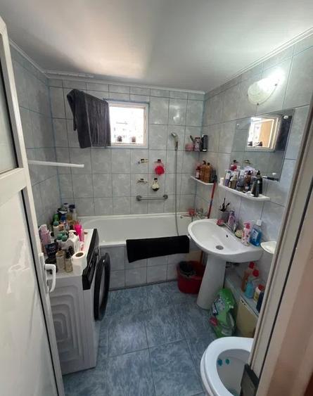 Apartament cu 3 camere decomandat, mobilat în Olteniței