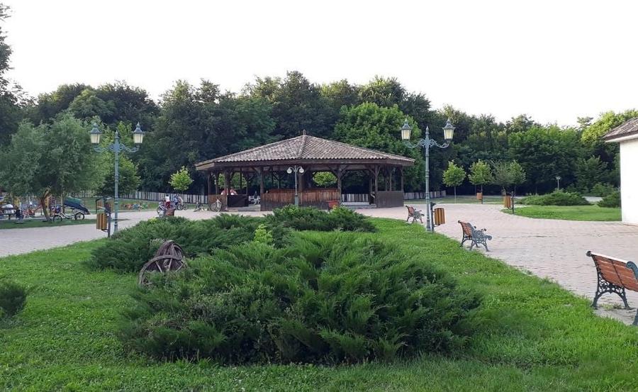 Teren Construcții intravilan de 3050 mp, în 1 Decembrie