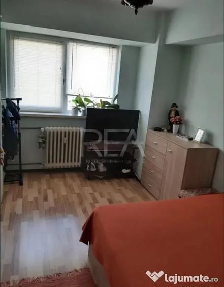 Apartament cu 3 camere decomandat în Păcii