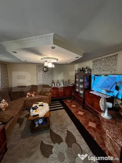 Casă cu 4 camere cu Teren 2400 Mp în Central
