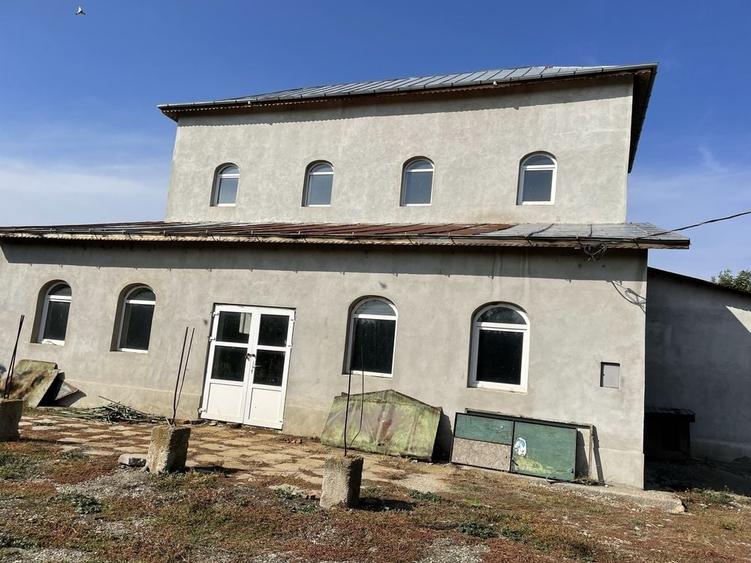 Casă cu 4 camere în Țigănești