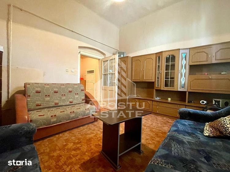 Apartament cu 2 camere decomandat în Drăgășani