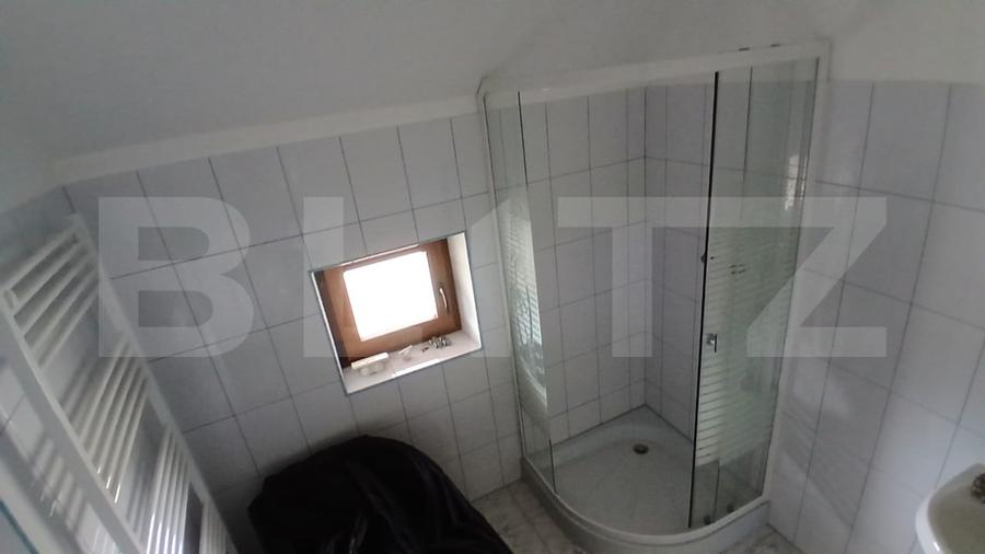 Casă individuală cu 5 camere cu Canalizare în Reghin
