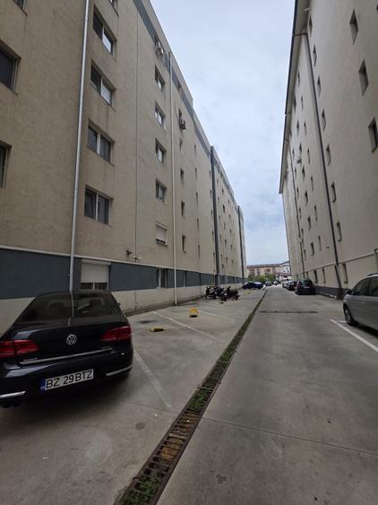Apartament cu 2 camere semidecomandat în Roșu