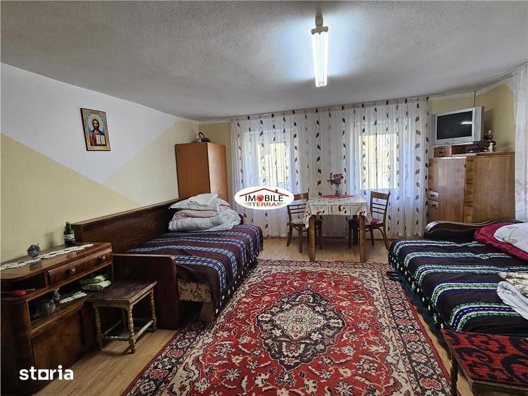 Casă cu 4 camere decomandat cu Teren 2000 Mp în Marpod