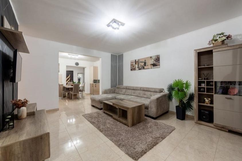Casă cu 4 camere în Hințești