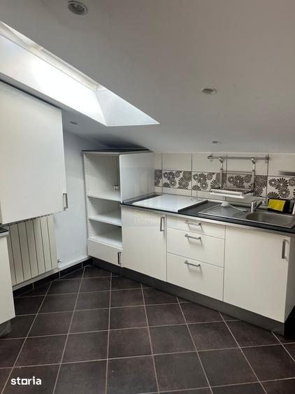 Casă cu 7 camere decomandat cu Teren 120 Mp în Floreasca