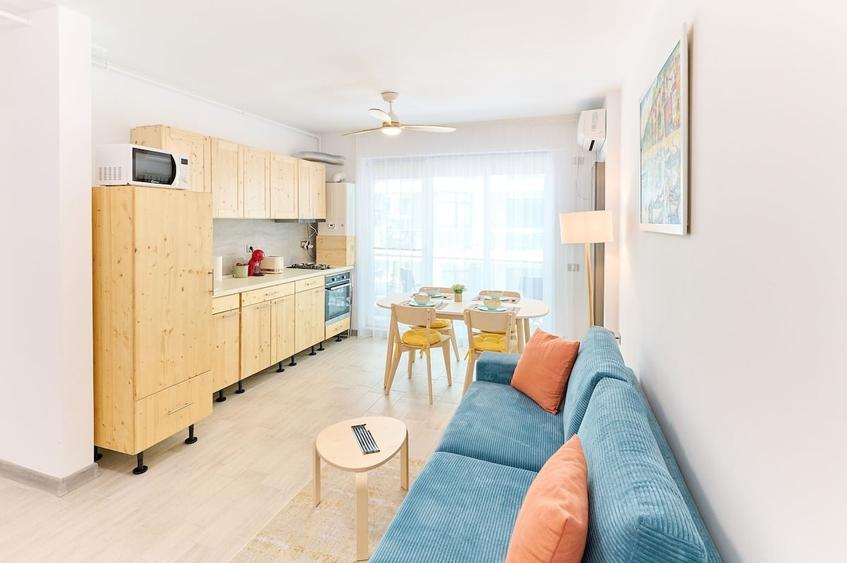 Apartament cu 3 camere decomandat în Mamaia-Sat