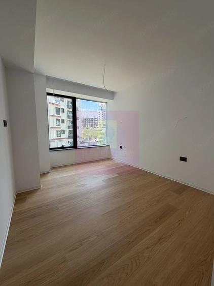 Apartament cu 4 camere decomandat în Lacul Tei