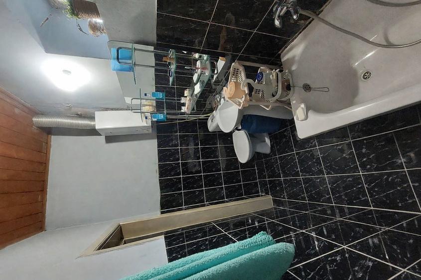 Casă cu 3 camere în Rontău