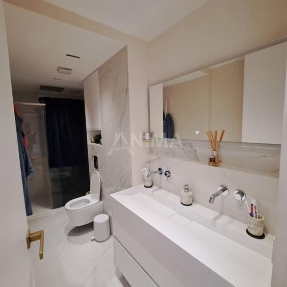 Apartament cu 2 camere semidecomandat, mobilat în Central