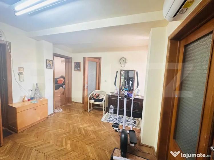 Apartament cu 4 camere decomandat, mobilat în Centru Civic