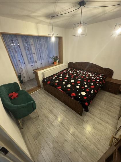 Inchiriez apartament cu 3 camere - 2