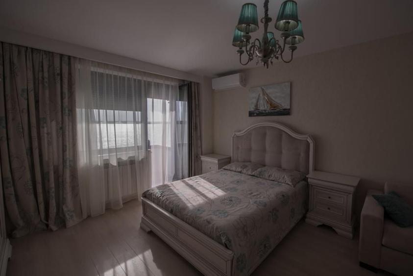 Apartament cu 3 camere decomandat, mobilat în Central