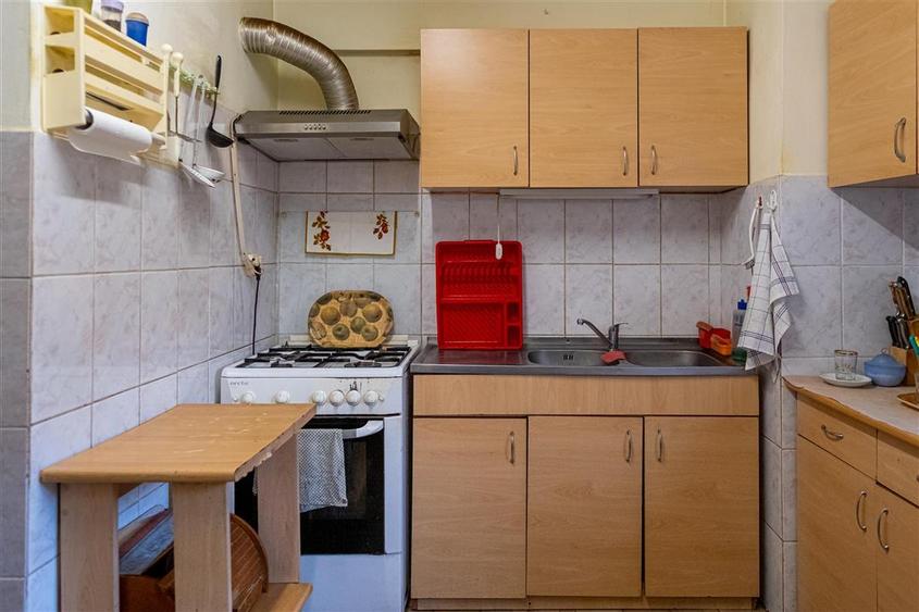 Apartament cu 4 camere decomandat în Decebal