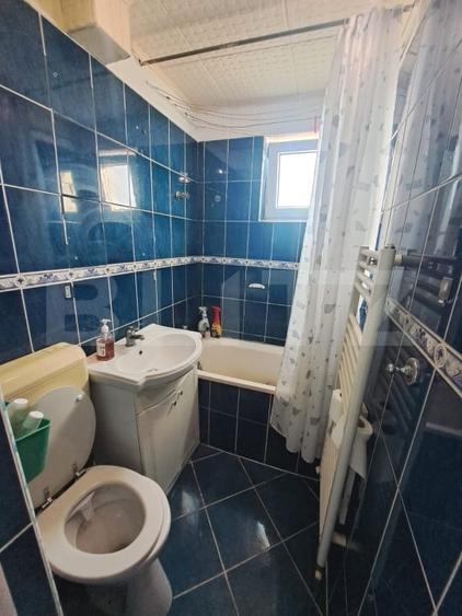 Apartament cu 3 camere semidecomandat, mobilat în Florilor