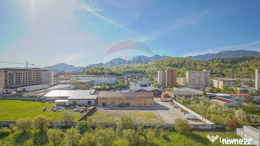 Apartament cu 5 camere decomandat în Noua