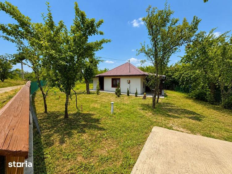 Casă cu 1 camere cu Teren 1023 Mp în Grajduri