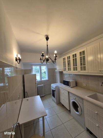 Apartament cu 3 camere în Decebal