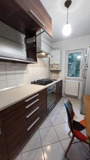 Apartament cu 2 camere semidecomandat în Podu Roș