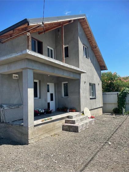 Casă cu Teren 1800 Mp în Finta