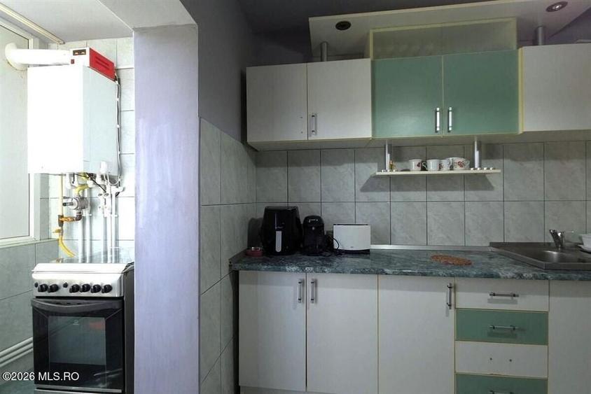 Apartament cu 2 camere decomandat în Far