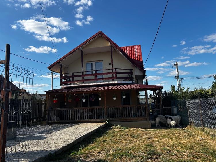 Casă individuală cu 4 camere cu Teren 441 Mp în Lunca Cetățuii