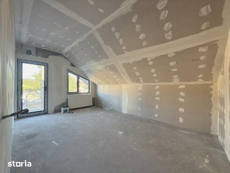 Casă cu 4 camere cu Teren 230 Mp în Central