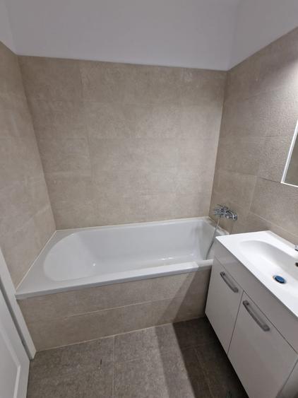 Apartament cu 3 camere decomandat în Păcurari