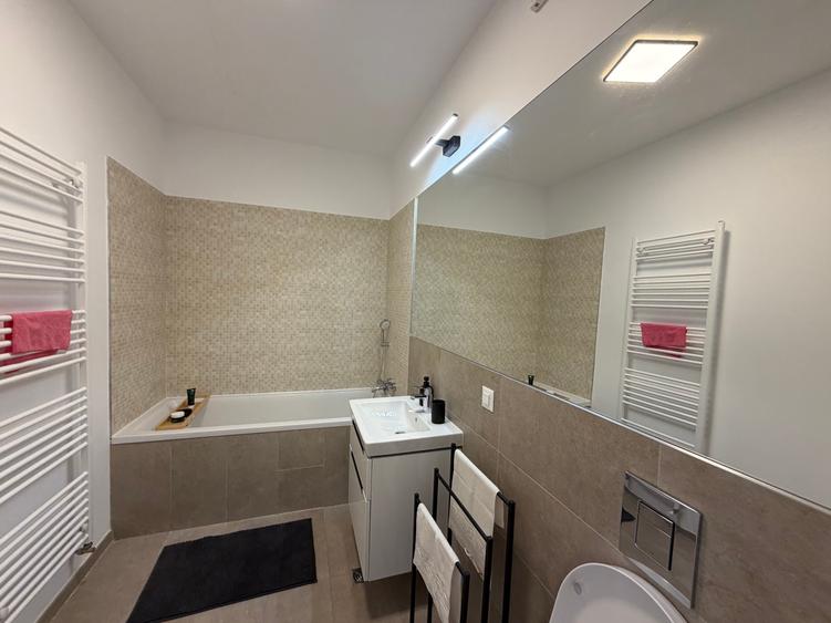 Apartament cu 2 camere decomandat în Băneasa