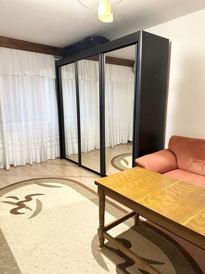 De vanzare apartament 2 camere, etaj 3 zona distrigaz - 2